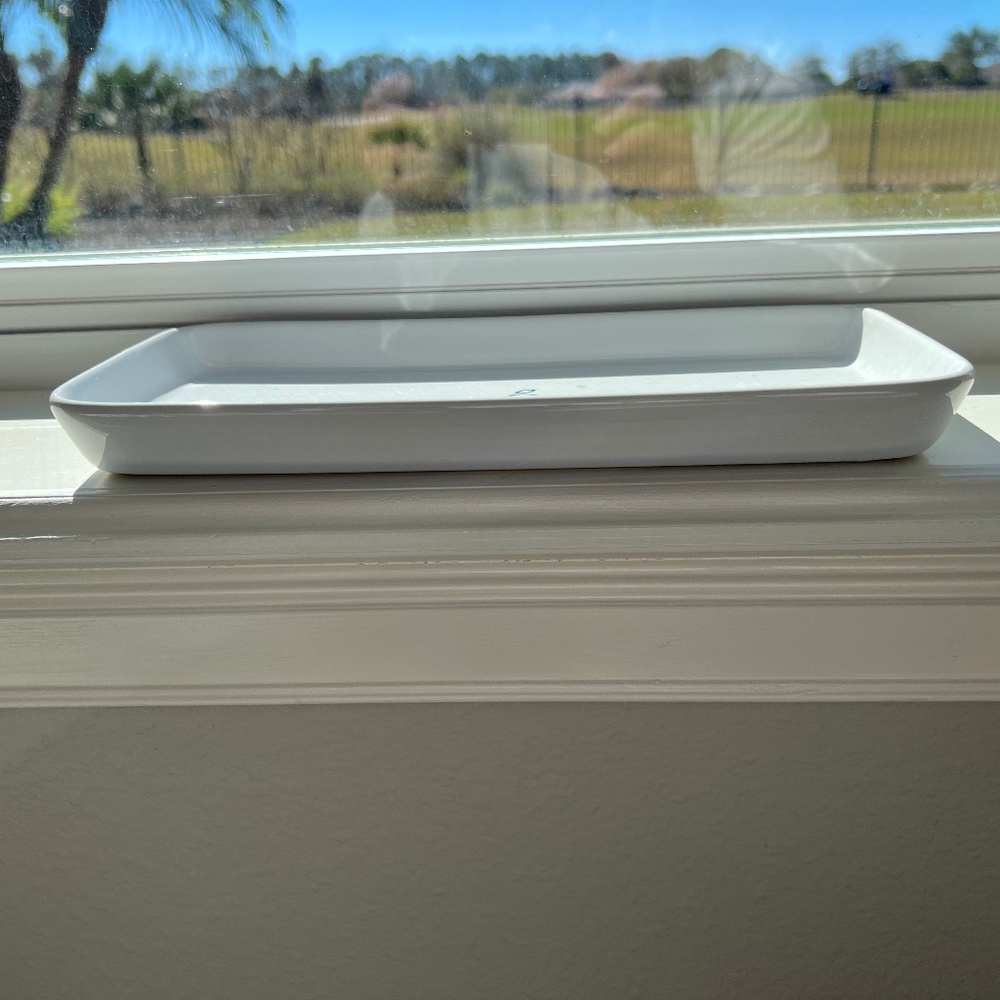 Ceramic tray
